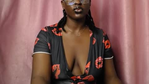 Snapshot of phat_pussylips chatting on 04-19-26, 10:45 tatiana online show from 04-19-26, 10:45