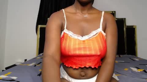 Snapshot of phat_pussylips chatting on 06-11-26, 12:19 tatiana online show from 06-11-26, 12:19