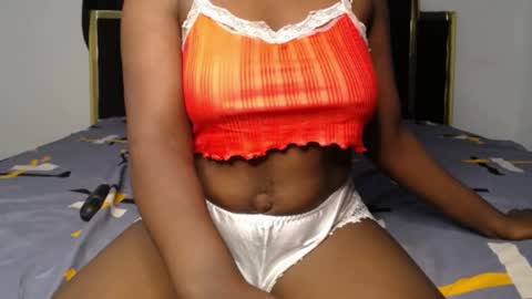 Snapshot of phat_pussylips chatting on 06-11-26, 11:14 tatiana online show from 06-11-26, 11:14