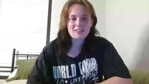 Pheebs online show from 09-15-25, 01:38