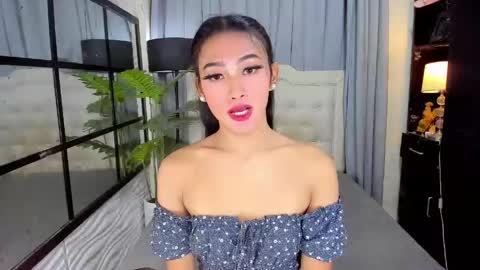 Snapshot of phenomenal_ivy chatting on 05-26-26, 02:46 phenomenal_ivy online show from 05-26-26, 02:46