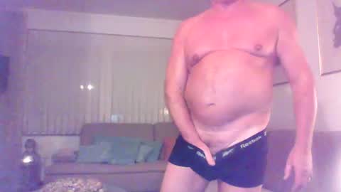 Snapshot of phil279 chatting on 10-22-25, 06:29 Phil online show from 10-22-25, 06:29