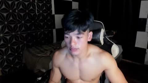 Snapshot of philhotbody chatting on 01-17-26, 12:21 AJ online show from 01-17-26, 12:21