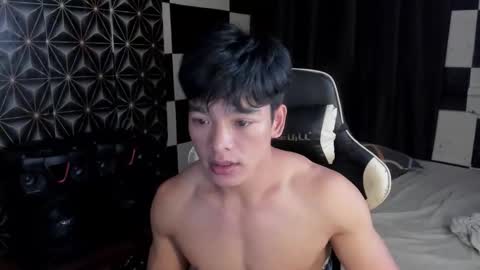 Snapshot of philhotbody chatting on 02-11-26, 03:33 AJ online show from 02-11-26, 03:33