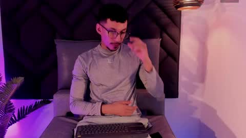 Snapshot of philip_collins chatting on 06-06-26, 02:16 Milo online show from 06-06-26, 02:16