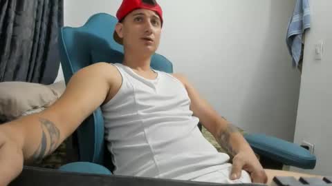 Snapshot of philip_dj chatting on 11-08-25, 02:23 philip_dj online show from 11-08-25, 02:23