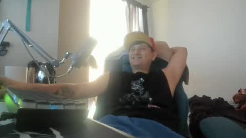 Snapshot of philip_dj chatting on 12-19-25, 12:01 philip_dj online show from 12-19-25, 12:01