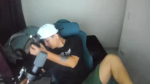 Snapshot of philip_dj chatting on 04-13-26, 09:04 philip_dj online show from 04-13-26, 09:04