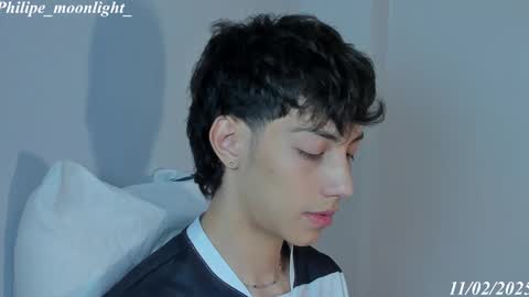 Phil.   INDEPENDENT MODEL online show from 02-12-25, 12:16