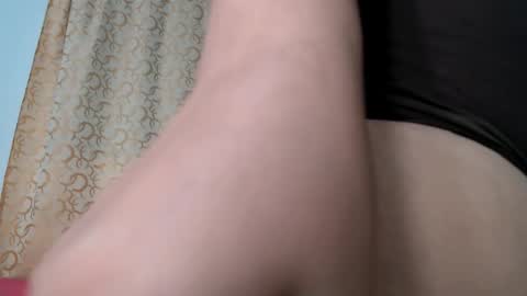 Snapshot of philippinesasian06 chatting on 11-13-25, 02:38 philippinesasian06 online show from 11-13-25, 02:38