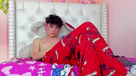 Snapshot of philippsx chatting on 02-12-26, 09:37 PHILLIP online show from 02-12-26, 09:37