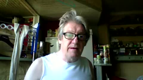 Snapshot of phillboys chatting on 04-25-26, 07:44 phillboys online show from 04-25-26, 07:44