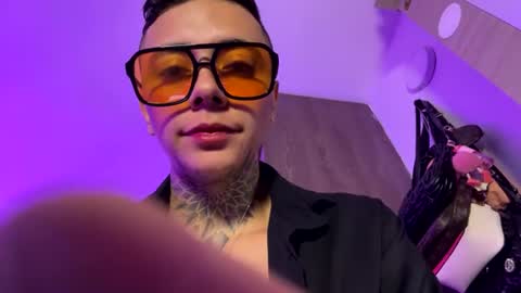 Snapshot of phillip_brownn chatting on 08-02-26, 02:15 PHILLIP online show from 08-02-26, 02:15
