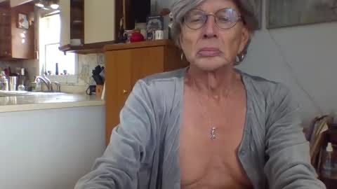 Snapshot of phillipa1023 chatting on 01-25-25, 07:28 phillipa online show from 01-25-25, 07:28