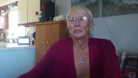 Snapshot of phillipa1023 chatting on 11-19-25, 04:51 phillipa online show from 11-19-25, 04:51