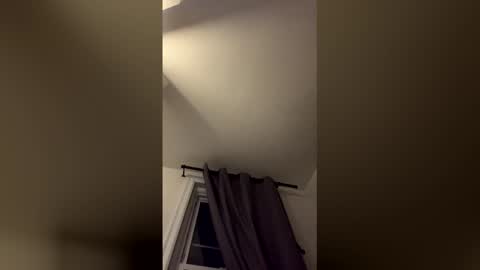 Snapshot of phillyman84 chatting on 03-04-26, 06:30 phillyman84 online show from 03-04-26, 06:30