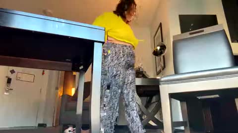 Snapshot of phillysweetheart chatting on 11-02-25, 12:18 Philly Sweetheart online show from 11-02-25, 12:18