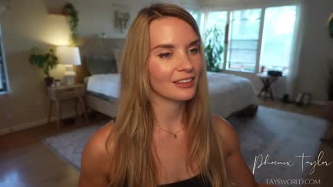 PHOENIX TAYLOR online show from 10-28-25, 12:58