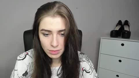 Snapshot of pia_desire chatting on 10-19-25, 06:36 P I A online show from 10-19-25, 06:36