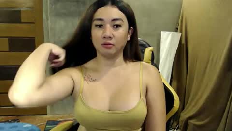 Pia online show from 10-24-25, 09:38