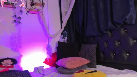 Snapshot of piafisher_ chatting on 02-04-25, 10:54 PIA FISHER online show from 02-04-25, 10:54