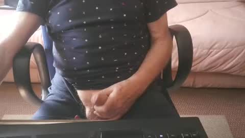 Snapshot of piavola chatting on 05-24-26, 07:35 piavola online show from 05-24-26, 07:35