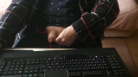 Snapshot of piavola chatting on 06-10-26, 07:29 piavola online show from 06-10-26, 07:29
