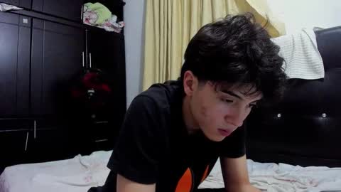 picaszomilos350 online show from 02-04-26, 04:18