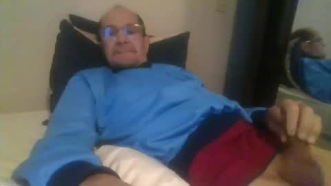 Snapshot of pichoun71 chatting on 01-12-25, 07:43 pichoun71 online show from 01-12-25, 07:43