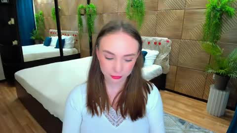 Emelie online show from 04-16-26, 10:16