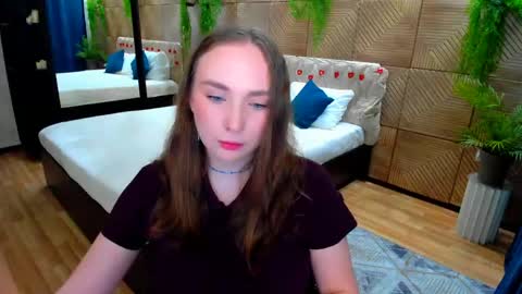 Emelie online show from 05-14-26, 04:19