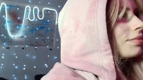 Snapshot of piera_ chatting on 10-03-25, 06:27 Piera online show from 10-03-25, 06:27