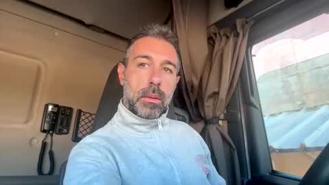 pierotu online show from 10-10-25, 06:23