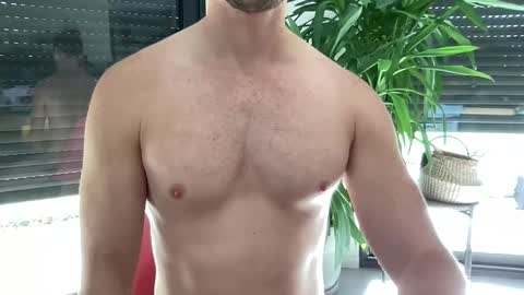 Snapshot of pierre81000 chatting on 11-04-25, 12:15 pierre81000 online show from 11-04-25, 12:15