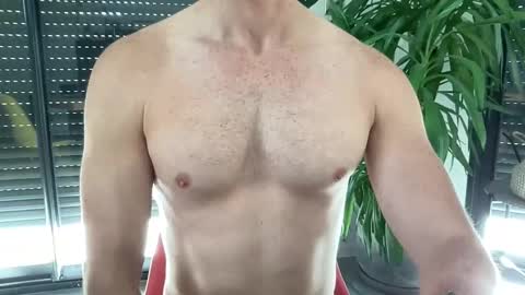 Snapshot of pierre81000 chatting on 11-05-25, 11:32 pierre81000 online show from 11-05-25, 11:32