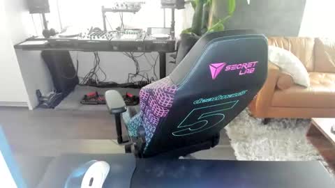 Snapshot of pierrefitch chatting on 03-05-25, 01:21 Pierre Fitch online show from 03-05-25, 01:21