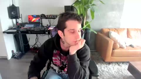 Snapshot of pierrefitch chatting on 03-09-25, 09:36 Pierre Fitch online show from 03-09-25, 09:36