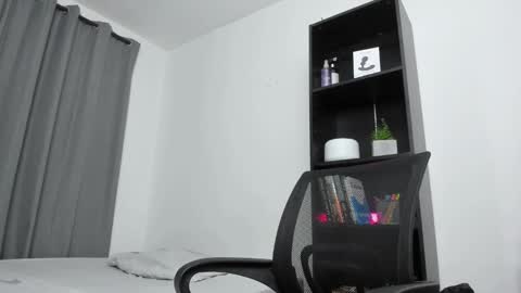 Pierre online show from 02-26-25, 01:08