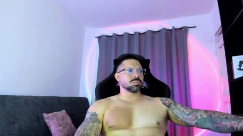 Snapshot of pierrevidal chatting on 05-19-26, 01:56 Pierre online show from 05-19-26, 01:56