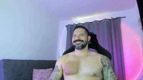 Snapshot of pierrevidal chatting on 06-06-26, 05:39 Pierre online show from 06-06-26, 05:39