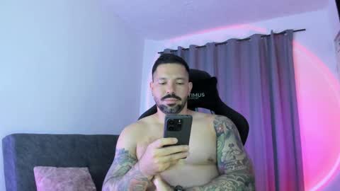 Snapshot of pierrevidal chatting on 06-08-26, 01:28 Pierre online show from 06-08-26, 01:28