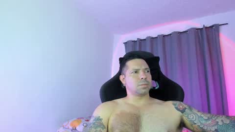 Snapshot of pierrevidal chatting on 06-25-26, 01:05 Pierre online show from 06-25-26, 01:05