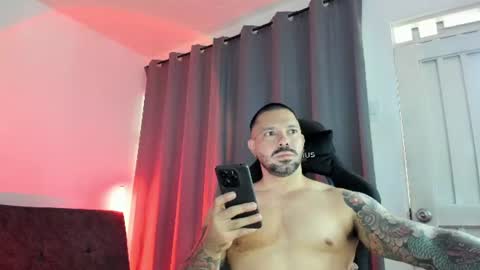 Snapshot of pierrevidal chatting on 07-11-26, 07:16 Pierre online show from 07-11-26, 07:16