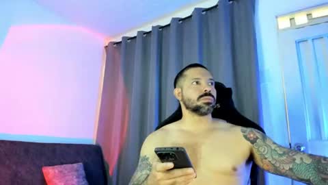Snapshot of pierrevidal chatting on 07-26-26, 01:40 Pierre online show from 07-26-26, 01:40
