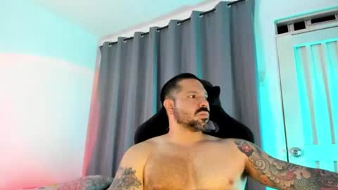 Snapshot of pierrevidal chatting on 08-07-26, 02:02 Pierre online show from 08-07-26, 02:02