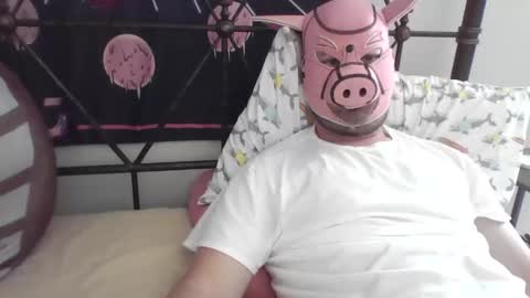 Snapshot of piggyplaypen chatting on 05-26-26, 07:32 piggyplaypen online show from 05-26-26, 07:32