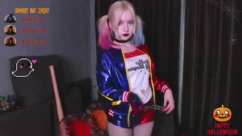 Snapshot of piginnya chatting on 10-31-25, 04:19 piginnya online show from 10-31-25, 04:19