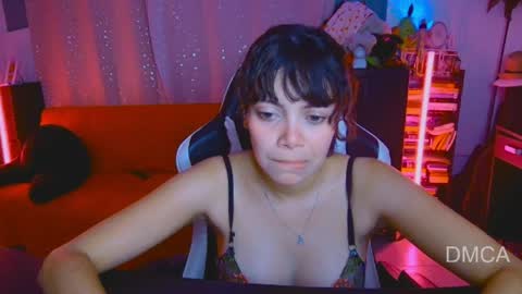 Snapshot of piixiie_d_oll chatting on 04-01-26, 02:56 Andrea G online show from 04-01-26, 02:56