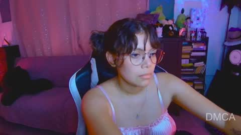 Snapshot of piixiie_d_oll chatting on 04-24-26, 02:58 Andrea G online show from 04-24-26, 02:58