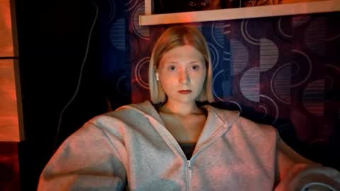 Snapshot of pilarpahnke chatting on 10-13-25, 03:01 Marry online show from 10-13-25, 03:01